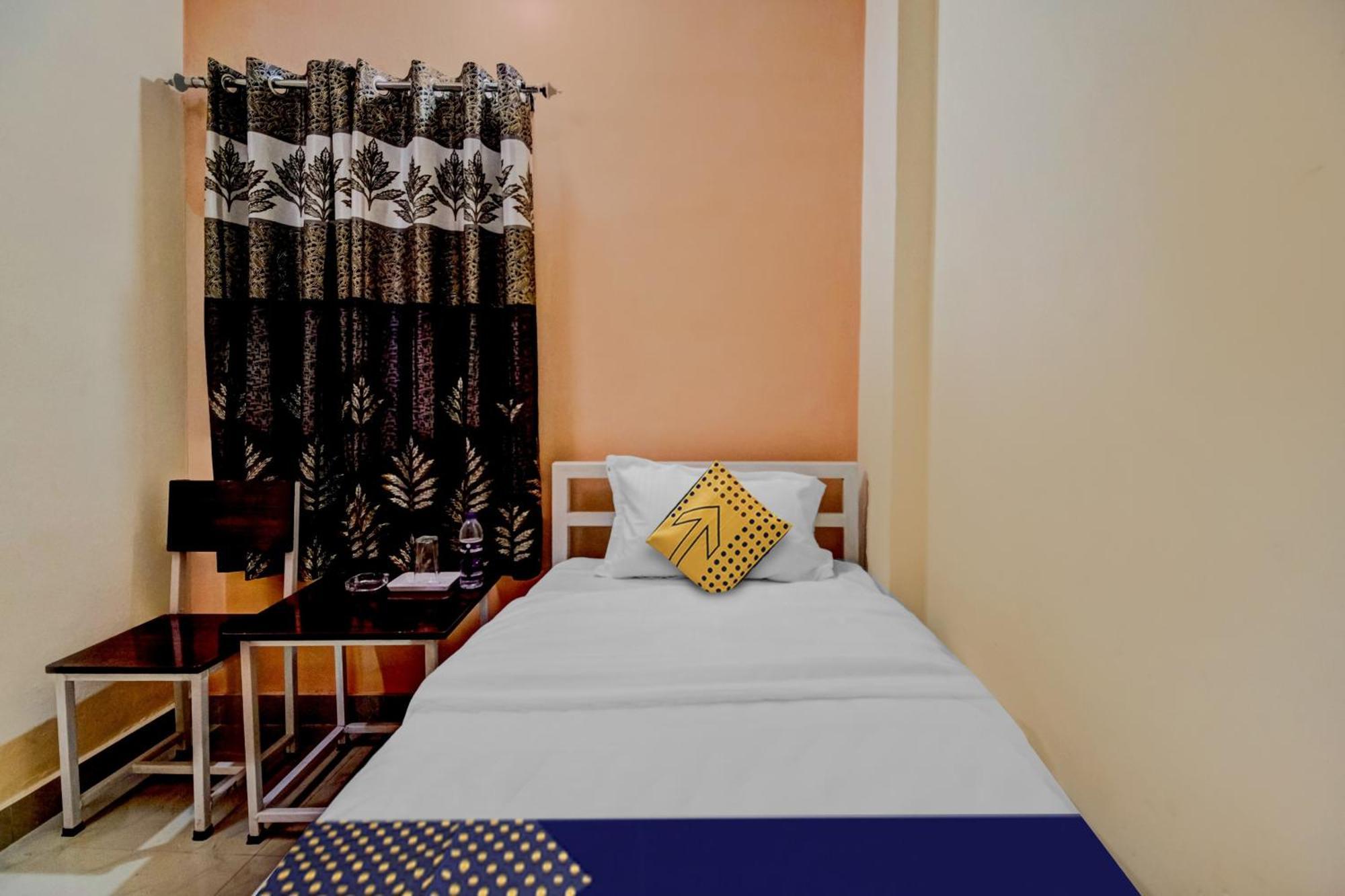 Spot On Rainbow Lodge غاواهاتي المظهر الخارجي الصورة